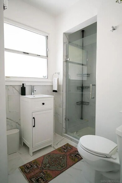 Building Photo - 2925 Graceland Way