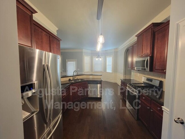 Building Photo - 325 Bellhaven Dr