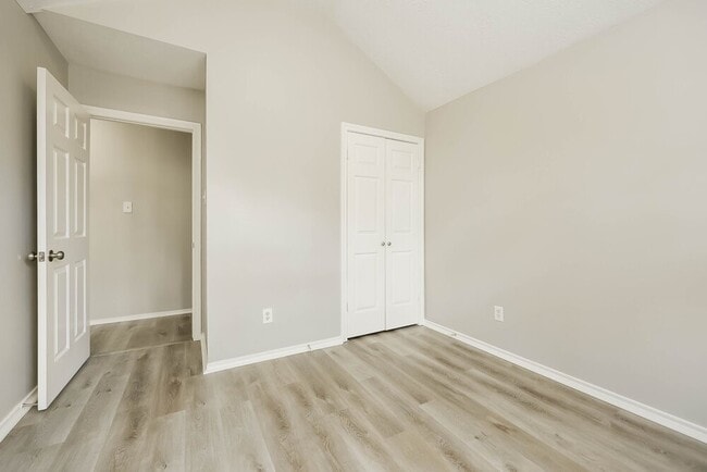 Building Photo - 1723 Milholland Dr