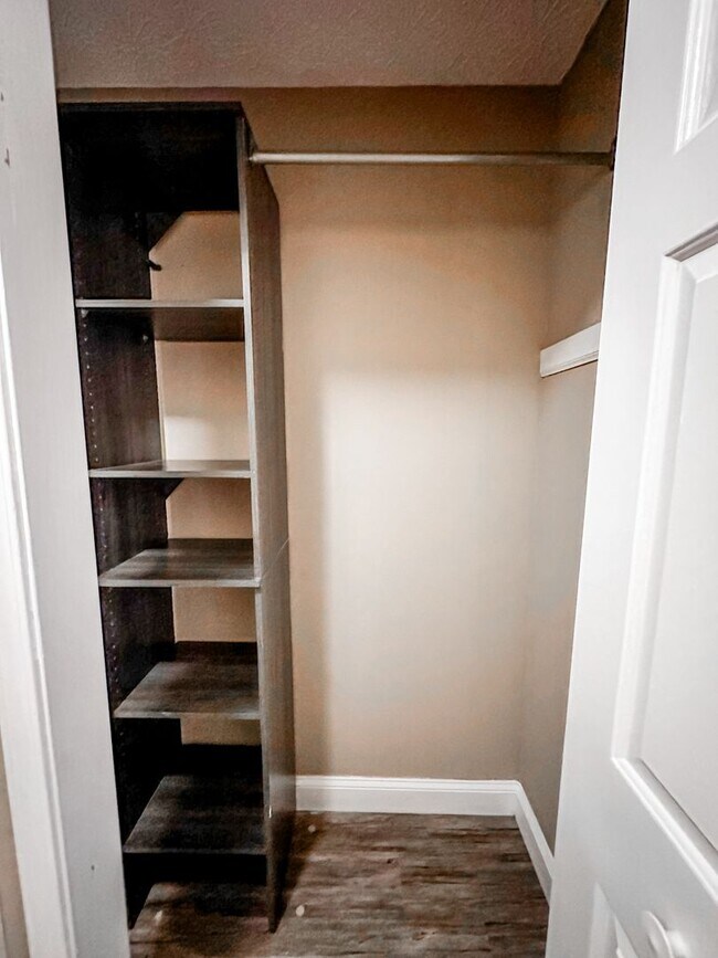 Building Photo - 3/2 Townhome in Downtown Woodstock
