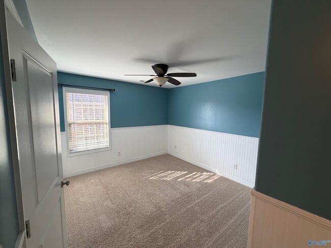 Building Photo - 8 Easy St