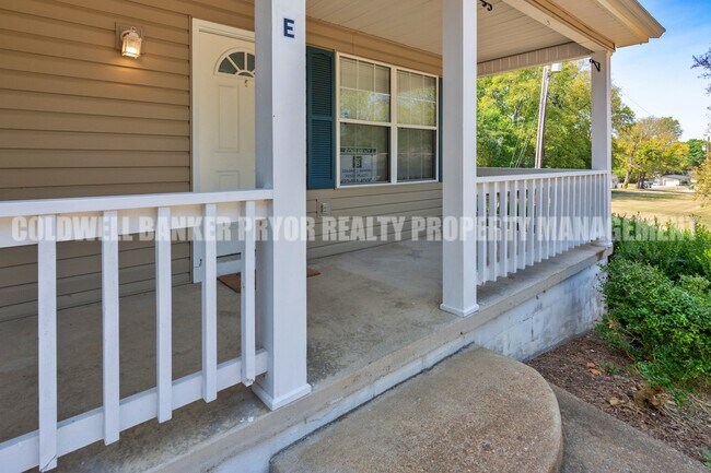 Building Photo - 1240 N Concord Rd