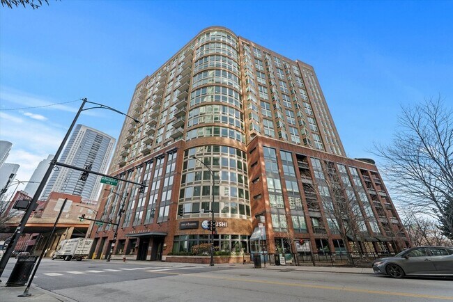 Building Photo - 600 N Kingsbury St