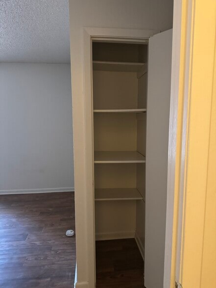 Building Photo - 3025 Bernice St