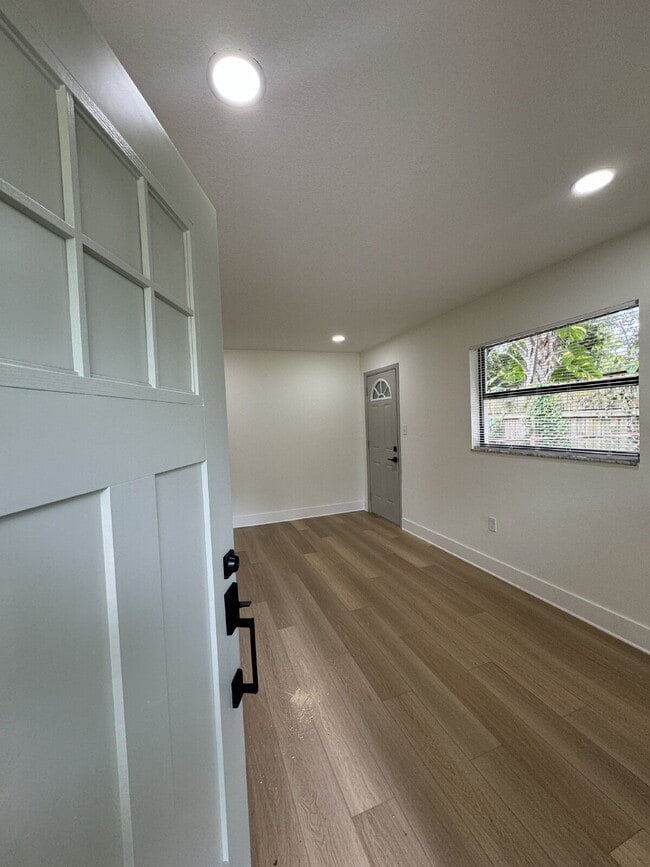Building Photo - 6214 S Martindale Ave