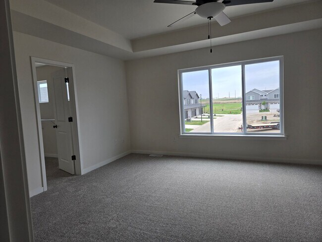 Building Photo - RaeMat LLC