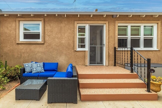 Building Photo - Furnished & Remodeled 1BR Guest House w/ Private Entry – Walk to Beach, Crown Point