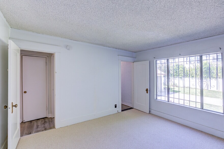 Building Photo - 835 N Ogden Dr