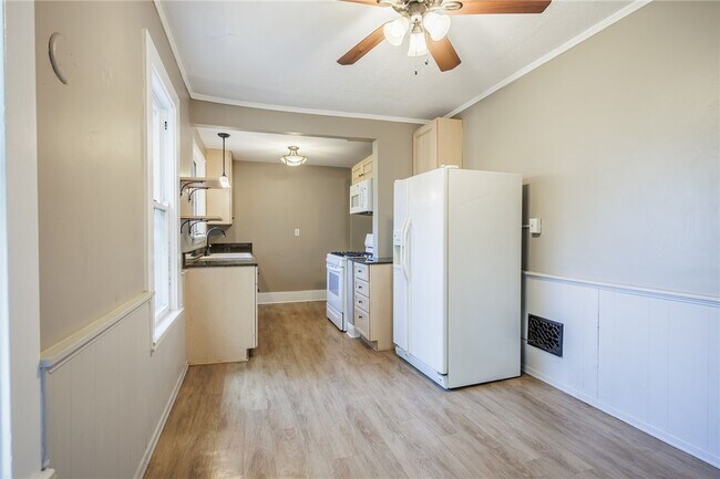 Building Photo - 1609 Culver Rd