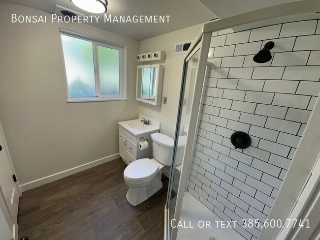 Building Photo - 8625 S Spartan Dr