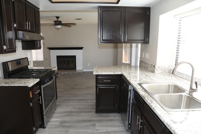 Building Photo - 3540 Stillmeadow Ln
