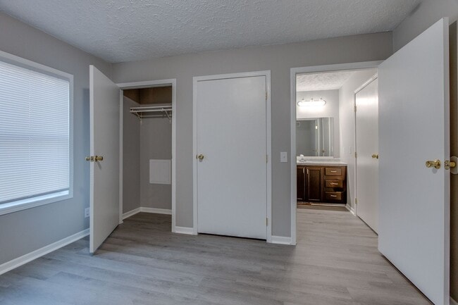 Building Photo - For Rent: Four-Bedroom, Two-Bathroom Avail...
