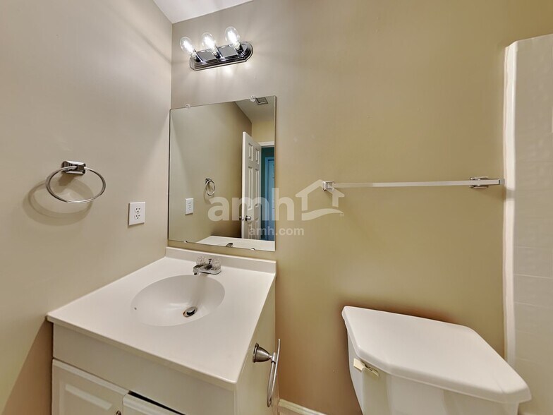 Building Photo - 3801 Satinleaf Dr