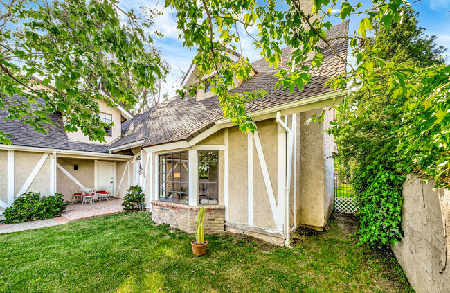 Building Photo - 30428 Penrod Dr