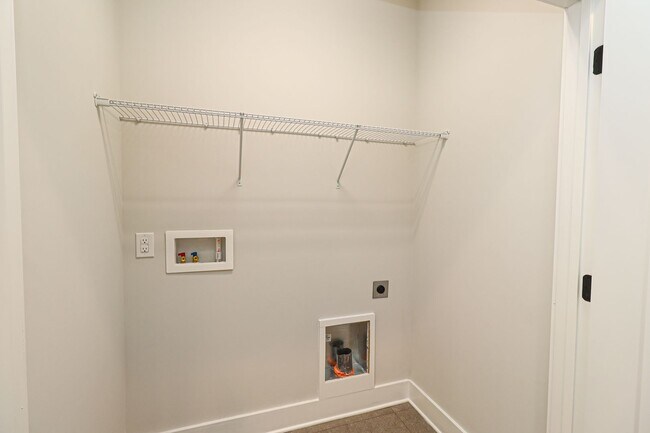 Building Photo - Luxury New Construction Townhome in Bryant...