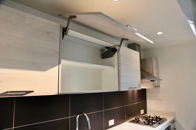 Building Photo - 1075 Market St