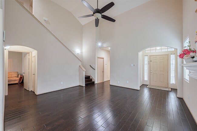 Building Photo - 1810 Emerson Ridge Dr