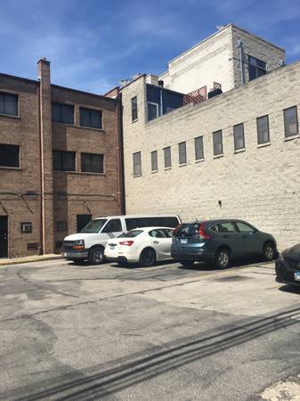 Building Photo - 1455 W Fullerton Ave