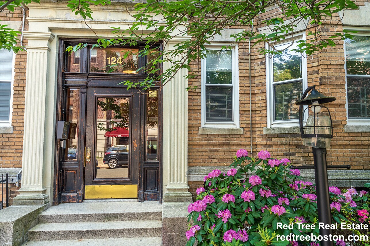 Building Photo - 120 Peterborough St