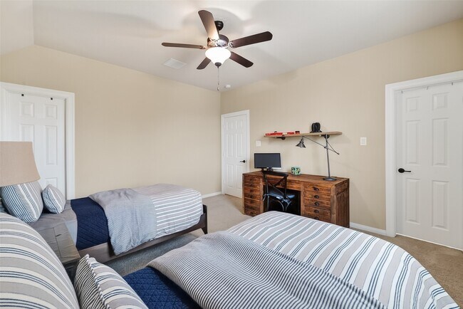 Building Photo - 10 Cayuga Pond Ct