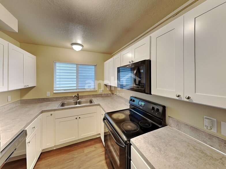 Building Photo - 16966 SW Steele Way