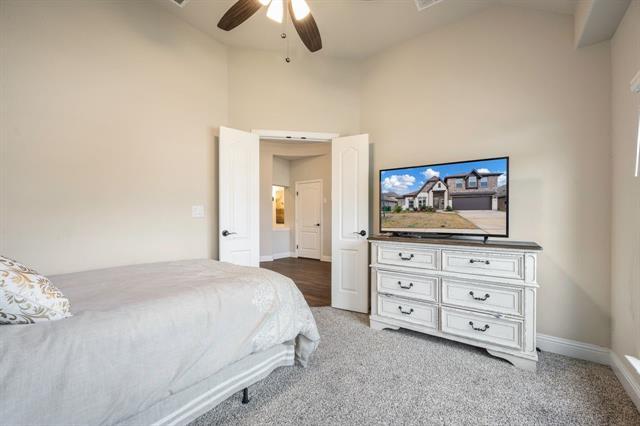 Building Photo - 335 Bluewood Dr