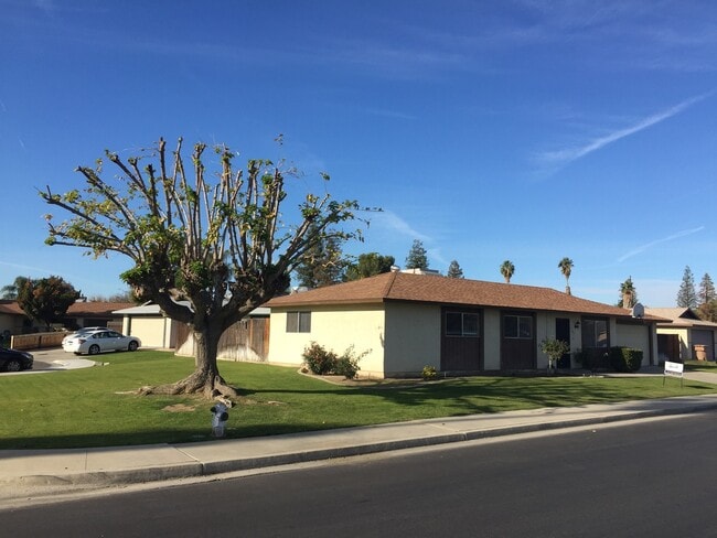 Building Photo - 3509 Cardamon Dr