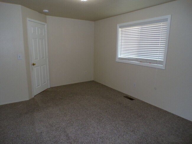 Building Photo - 2640 Montara Dr