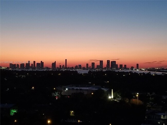 Building Photo - 2899 Collins Ave