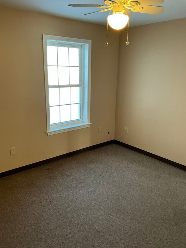 Building Photo - 517 Trafton Rd