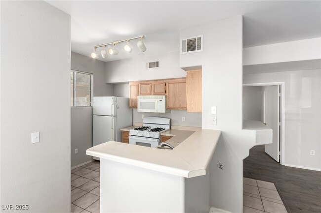 Building Photo - 9050 W Warm Springs Rd