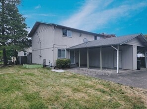 Building Photo - 1622 College St