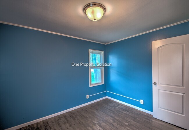 Building Photo - 7611 Northcote Ave