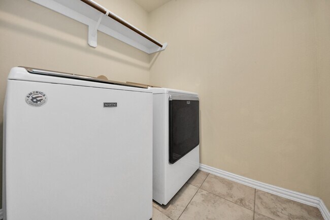 Building Photo - 1715 Ryon Falls Dr