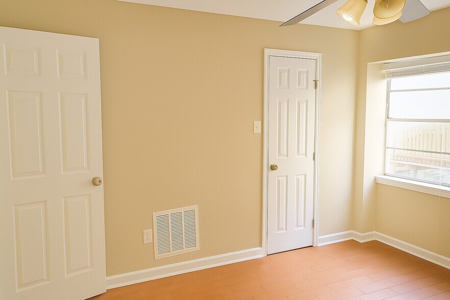 Building Photo - 19 Houmas Pl