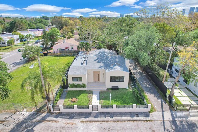 Building Photo - 4721 NW 6th Ave