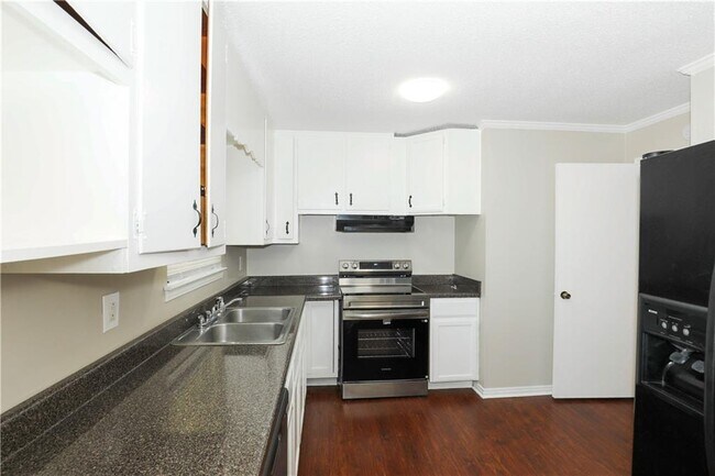 Building Photo - 6067 Ledgewood Dr