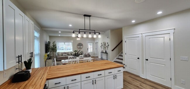 Building Photo - Short term lease-625 Kotter Farms Trail Ev...