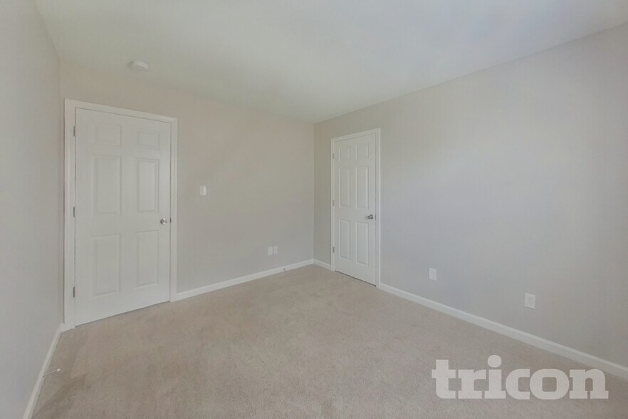Building Photo - 6129 Whispering Brook Ct