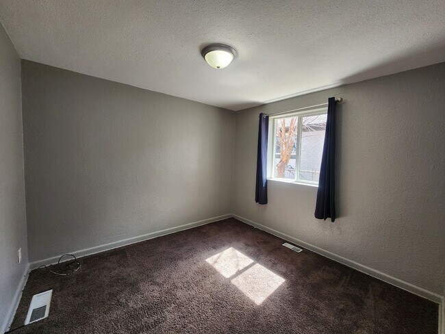 Building Photo - 1308 Moline St