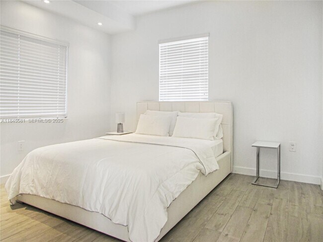 Building Photo - 9220 Biscayne Blvd