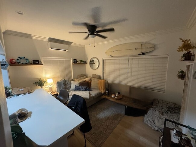 Building Photo - Mission Blvd- Beach Living- 1 bed 1 bath!