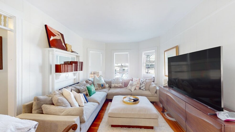 Building Photo - 70 Hudson St