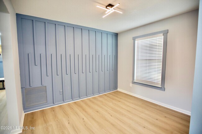 Building Photo - 3542 Sheldrake Dr