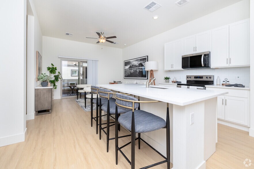 2BR, 2BA - 1,111SF - Kitchen - Aerie La Cholla