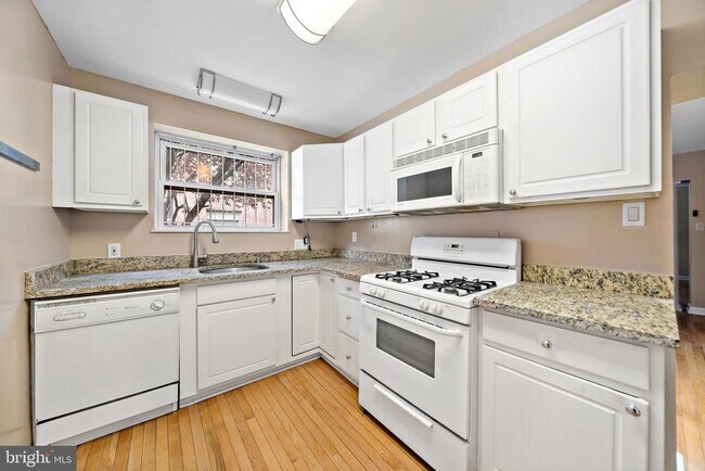 Building Photo - 926 E Passyunk Ave