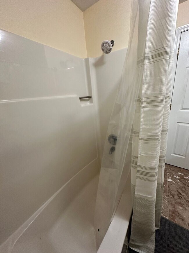 Building Photo - 14441 NE Morris Ct