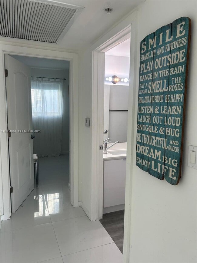 Building Photo - 801 15th St