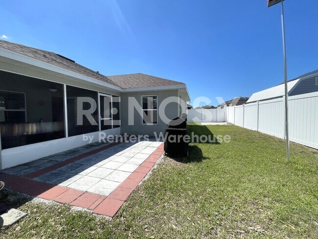 Building Photo - Amazing 3 Bed/2Bath/3 Car Garage Home in Hudson!