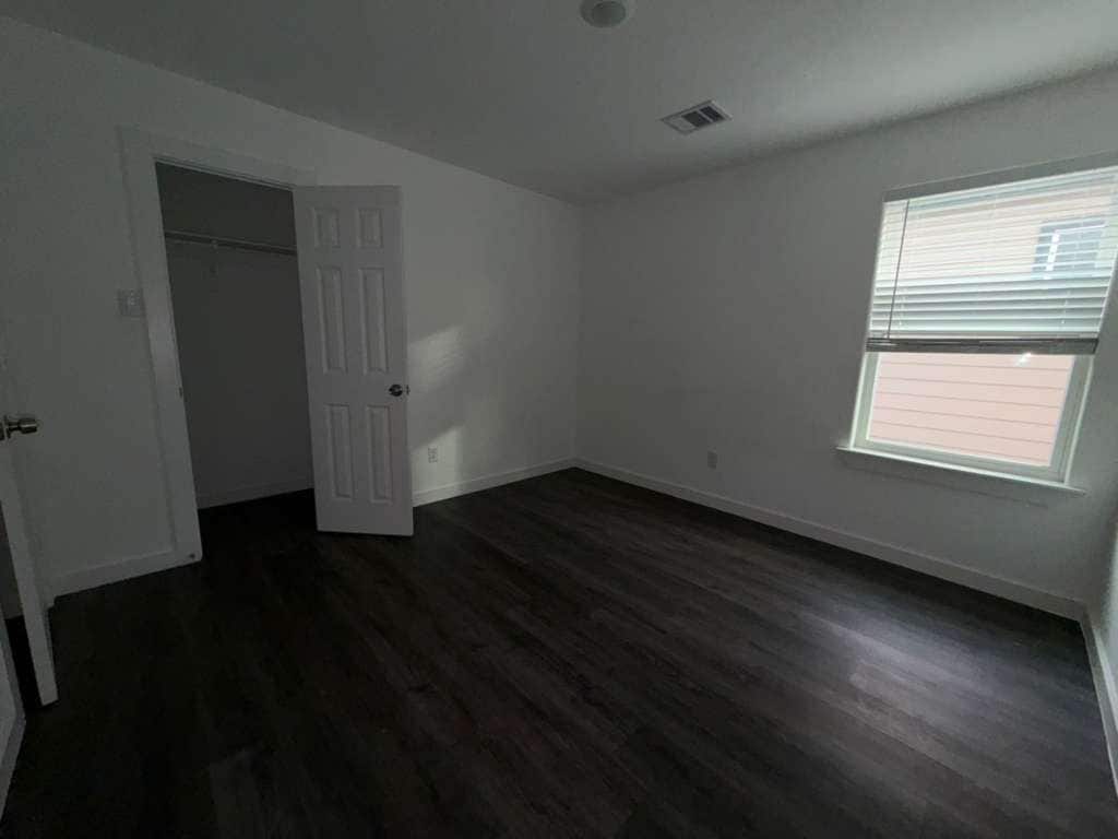 Building Photo - 5616 Hollow Pines Dr